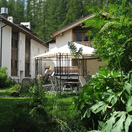 La Chesa Engiadinaisa Apartman
